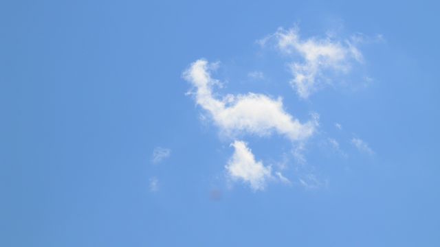 春の雲.jpg
